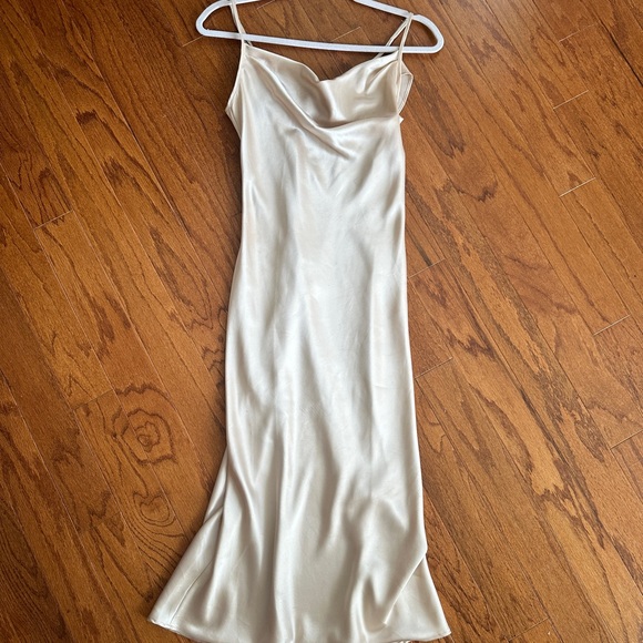 En Creme Dresses & Skirts - Silk Dress
